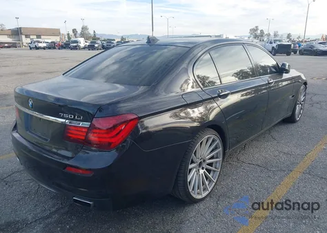 2015 BMW 750Li z USA, uszkodzony, nr VIN WBAYE8C55FD782112